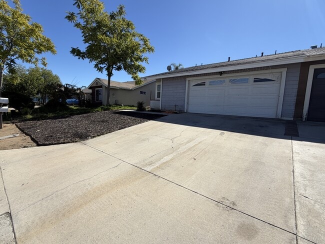 321 Red Cedar Pl in Perris, CA - Building Photo - Building Photo