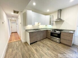 31 Edison Grn, Unit 1 in Boston, MA - Building Photo