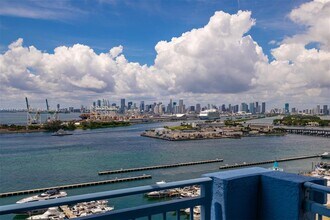 90 Alton Rd in Miami Beach, FL - Building Photo - Building Photo