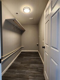 8747 Josie St photo'