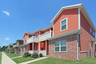 The Row @ Arkansas in Fayetteville, AR - Foto de edificio - Building Photo