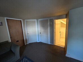 1897 1/2 E Newberry St in Appleton, WI - Building Photo - Building Photo