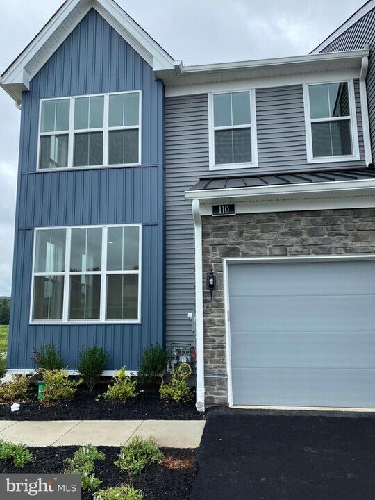 110 Ginkgo Ln in Chester Springs, PA - Building Photo