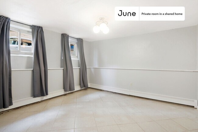 Private bedroom in 6 bed/2 bath Home in Boston, MA - Building Photo - Building Photo