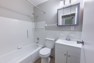 3163-3163 Autumn Ridge Ct in Dayton, OH - Building Photo - Building Photo