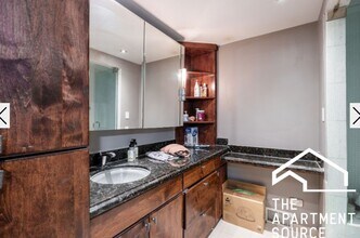 1806 W Grand Ave, Unit 3 in Chicago, IL - Foto de edificio - Building Photo