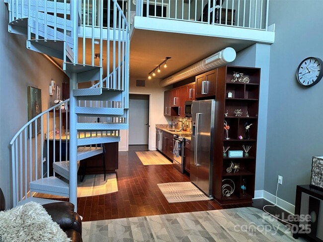 215 N Pine St in Charlotte, NC - Building Photo - Building Photo