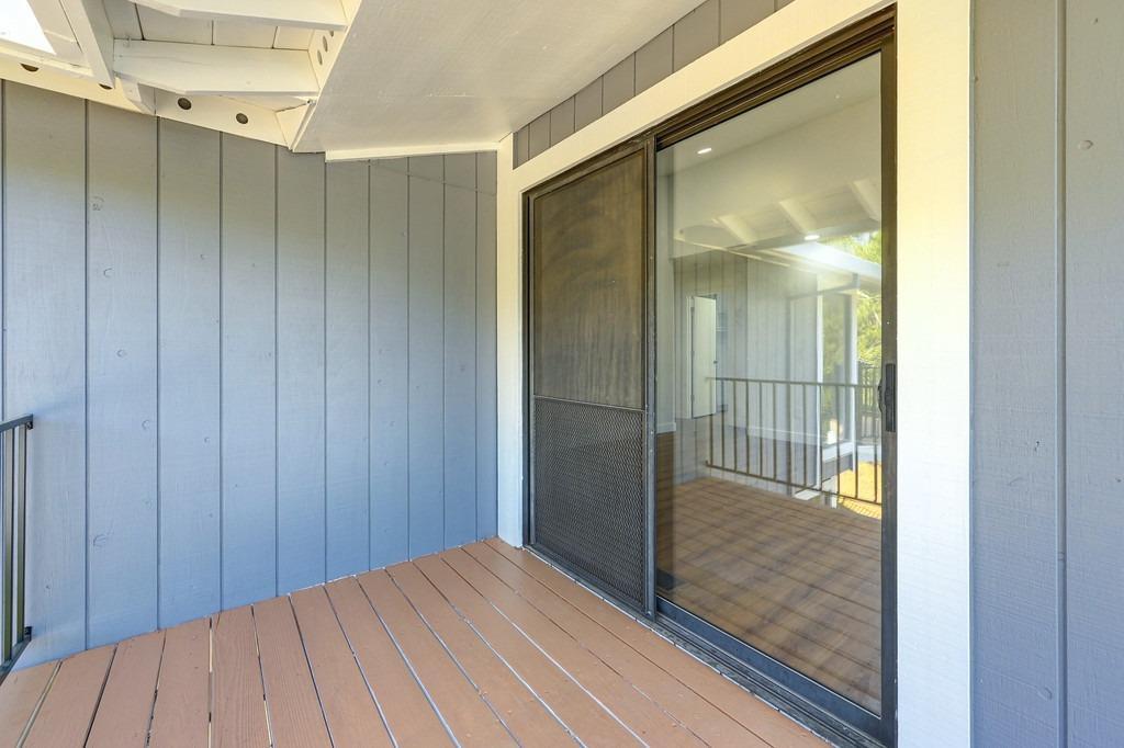 23986 Oakmont Way in Auburn, CA - Building Photo