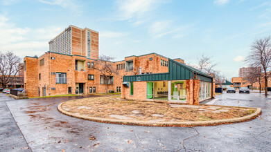 Jackson Park Terrace in Chicago, IL - Building Photo - Building Photo