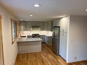 2365 NW Marken St in Bend, OR - Building Photo - Building Photo