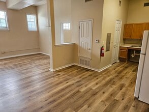 Harlandale Building in San Antonio, TX - Building Photo - Building Photo