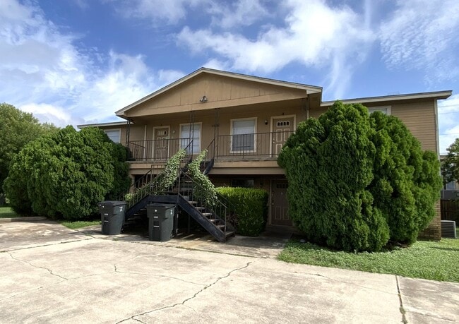 4801 Rainbow Cir, Unit 2 in Killeen, TX - Foto de edificio - Building Photo