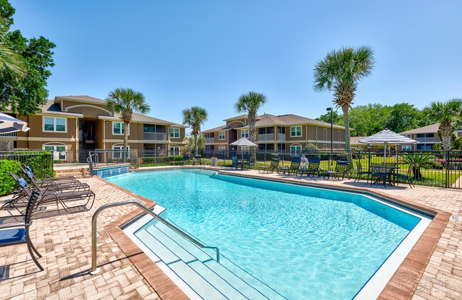 Crestview at Oakleigh Apartments