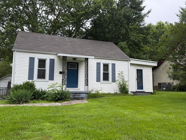 property at 417 S 8th St