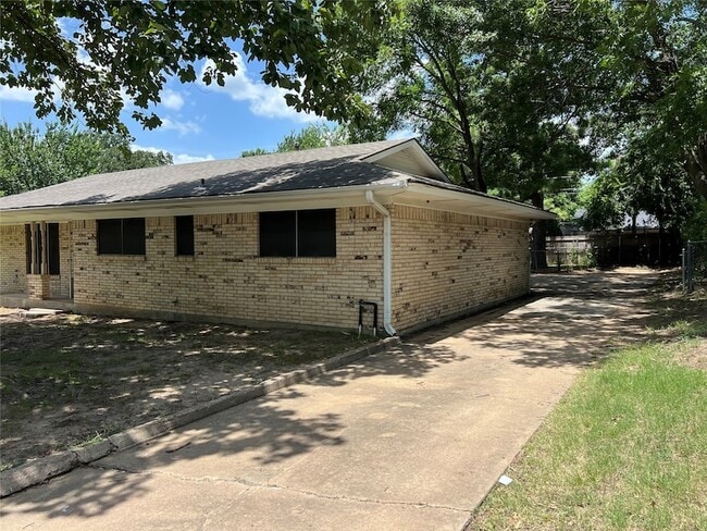 513 Stewart Ln in Sherman, TX - Building Photo - Building Photo
