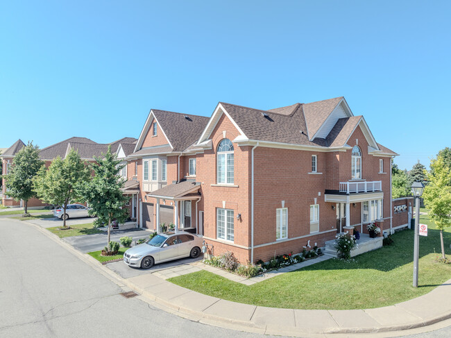 6399 Spinnaker Cir in Mississauga, ON - Building Photo - Building Photo