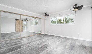 1319 Thermal Ave in San Diego, CA - Building Photo - Building Photo