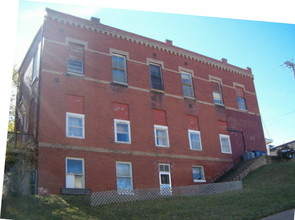 104 S Canadian Ave in Purcell, OK - Foto de edificio - Building Photo