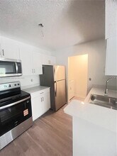 4055 W McNab Rd in Pompano Beach, FL - Foto de edificio - Building Photo