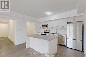 5 Chef Ln in Barrie, ON - Building Photo - Building Photo