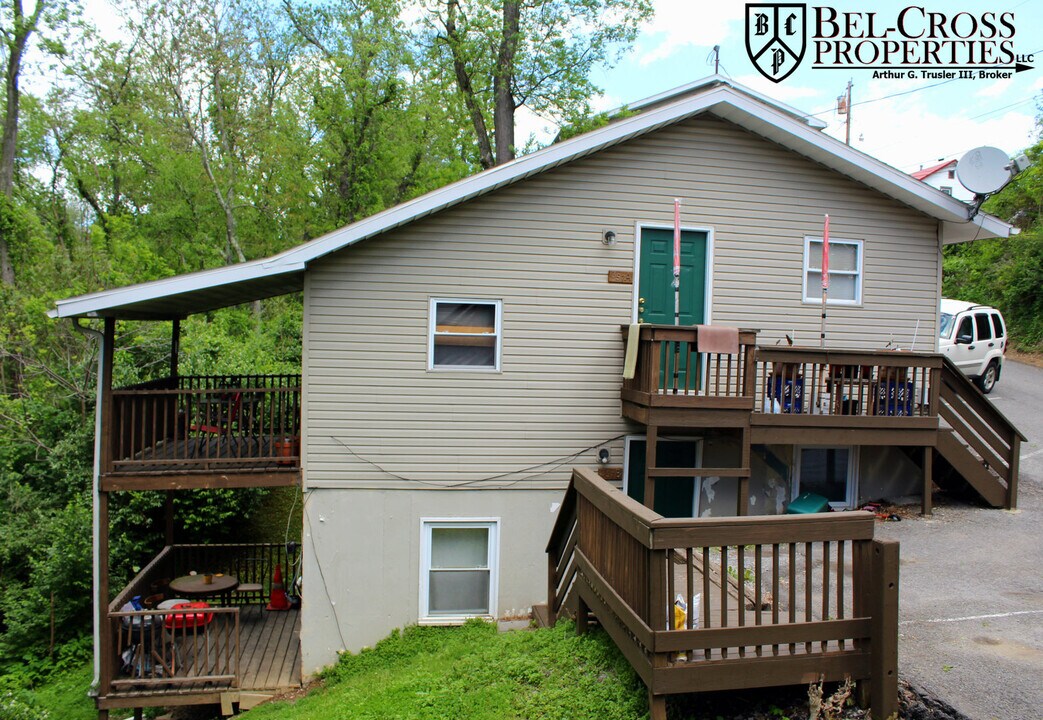 357 Gilmore St in Morgantown, WV - Building Photo