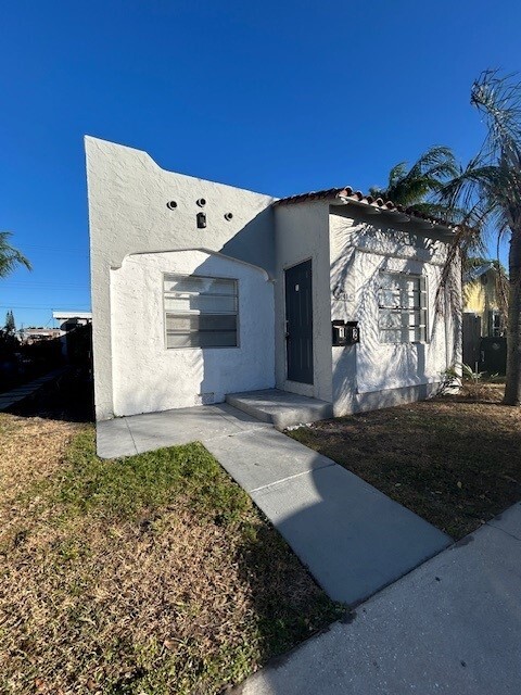 416 N H St in Lake Worth, FL - Building Photo