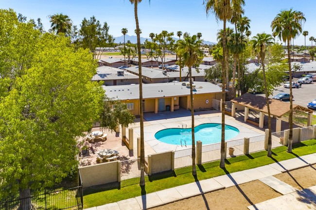 The Beverly Apartments in Glendale, AZ - Foto de edificio - Building Photo