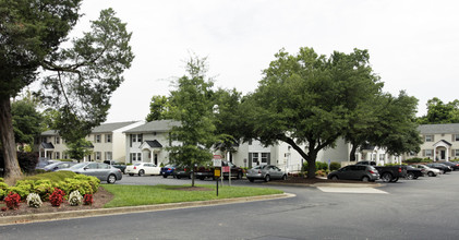 Quarterpath Place in Williamsburg, VA - Building Photo - Building Photo