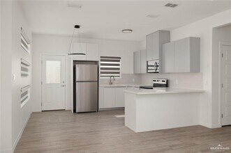 10 Campeche Dr in Alton, TX - Building Photo - Building Photo