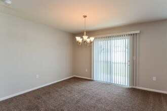 6780 Sandle Dr in Jacksonville, FL - Foto de edificio - Building Photo