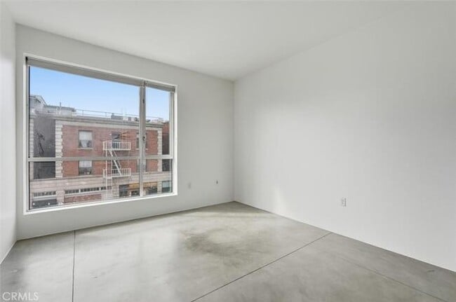 285 W 6th St in Los Angeles, CA - Building Photo - Building Photo