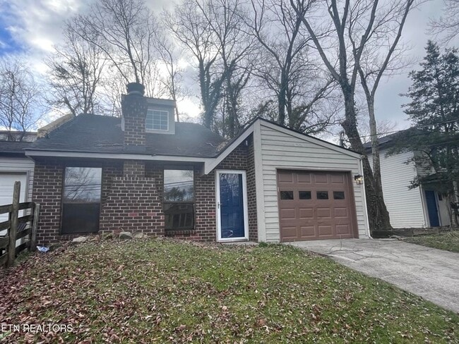 property at 7666 Chatham Cir NW