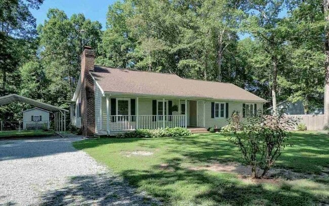 property at 912 Snow Hill Rd