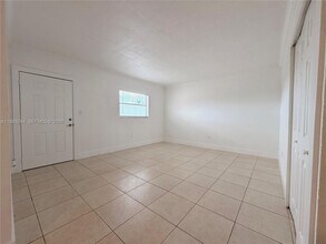 1265 W 24th St in Hialeah, FL - Building Photo - Building Photo