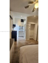 1271 NE 153rd St in North Miami Beach, FL - Building Photo - Building Photo