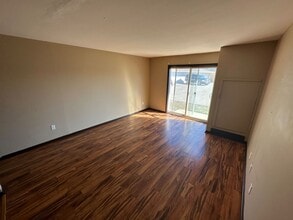 7601-7603 W Donna Ct in Milwaukee, WI - Building Photo - Interior Photo