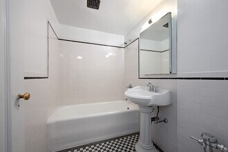 465 W 23rd St in New York, NY - Building Photo - Building Photo