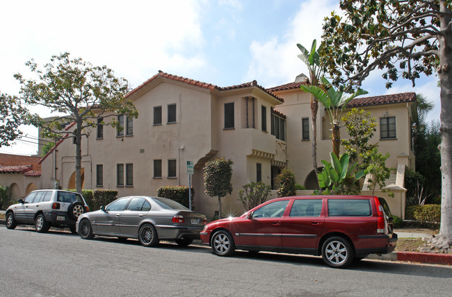 256 N Clark Dr in Beverly Hills, CA - Building Photo - Building Photo