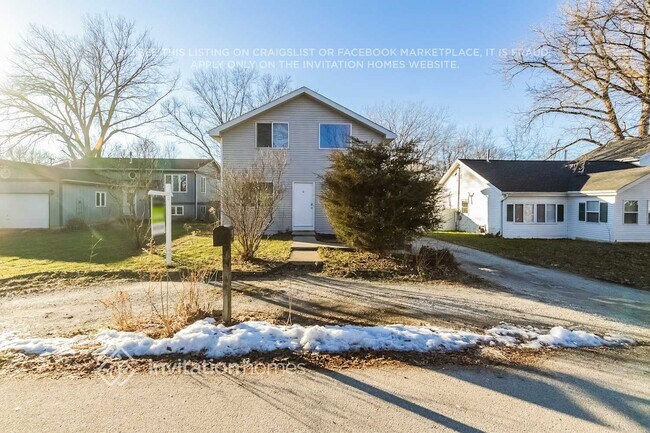 380 Elmwood Ave in Crystal Lake, IL - Building Photo - Building Photo