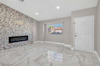 492 Chelsea Dr in Henderson, NV - Building Photo - Building Photo