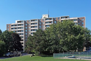 The Parkland in St Catharines, ON - Building Photo