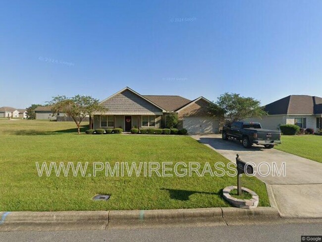 229 Lace Dr in Dothan, AL - Foto de edificio - Building Photo