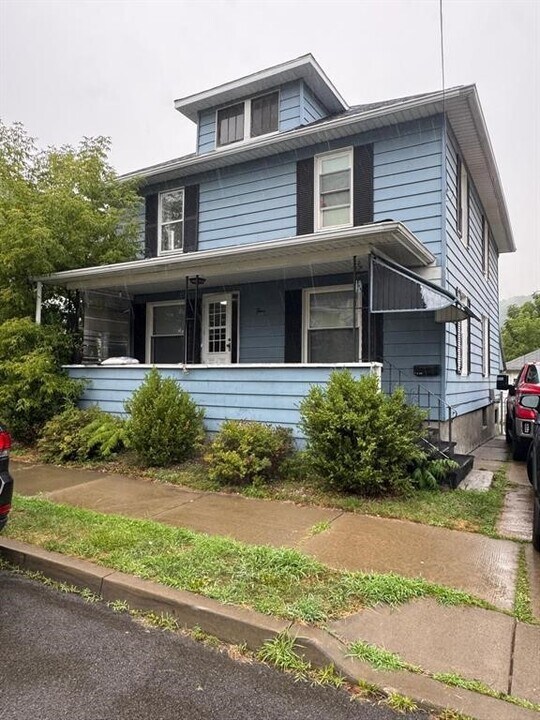 4 Holland Ave in Binghamton, NY - Building Photo
