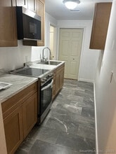 281 Spring St in Cheshire, CT - Building Photo - Building Photo