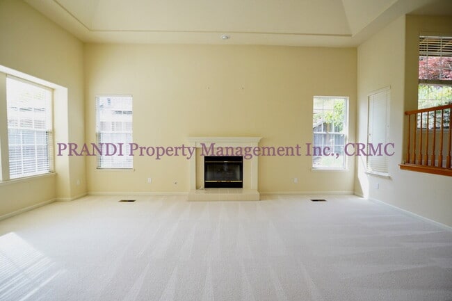 54 Aaron Dr in Novato, CA - Building Photo - Building Photo