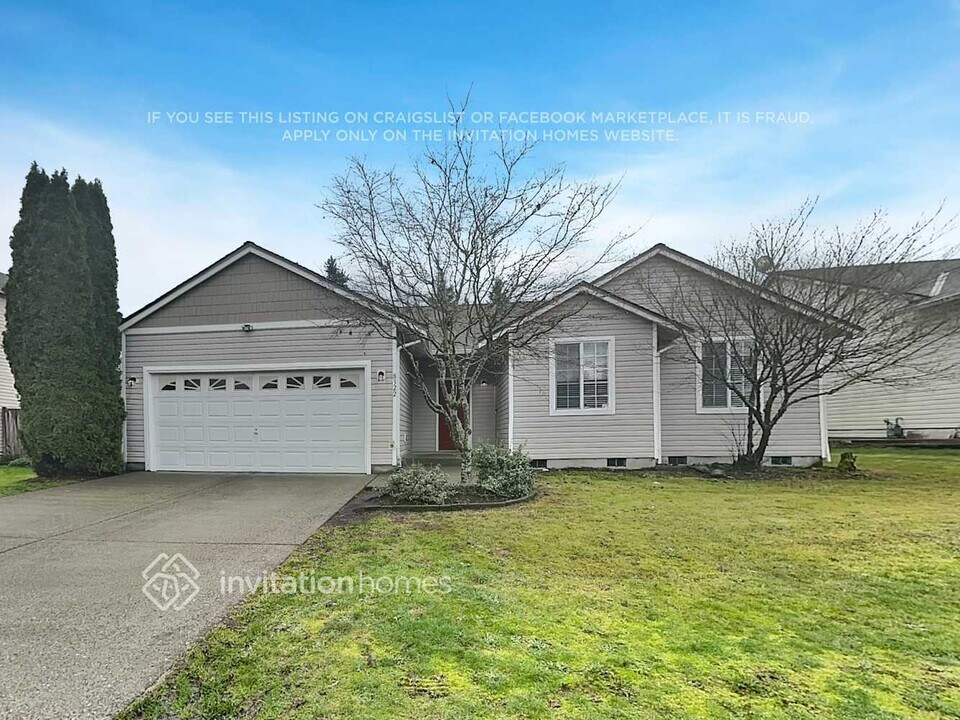 8322 204th St Ct E in Spanaway, WA - Building Photo