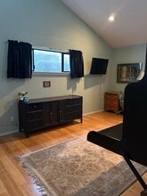 1060 Waring St, Unit Studio in Seaside, CA - Foto de edificio - Building Photo