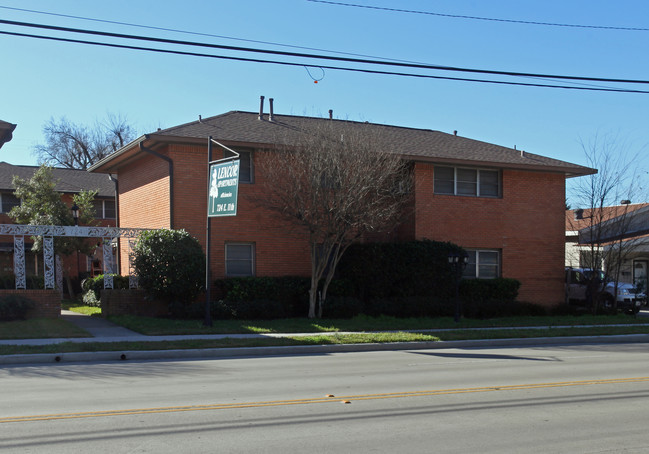 Lencor Apartments in Houston, TX - Foto de edificio - Building Photo