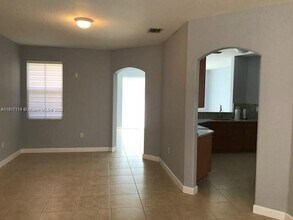 11388 NW 84th Terrace in Doral, FL - Building Photo - Building Photo