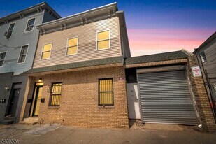 4 1st St in Elizabeth, NJ - Building Photo